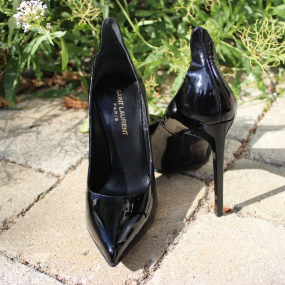 Yves Saint Laurent Black Thorn Pumps